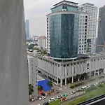 R&F Princess Cove - Jb Causeway - Sauna - Netflix - Hotel Like Facilities