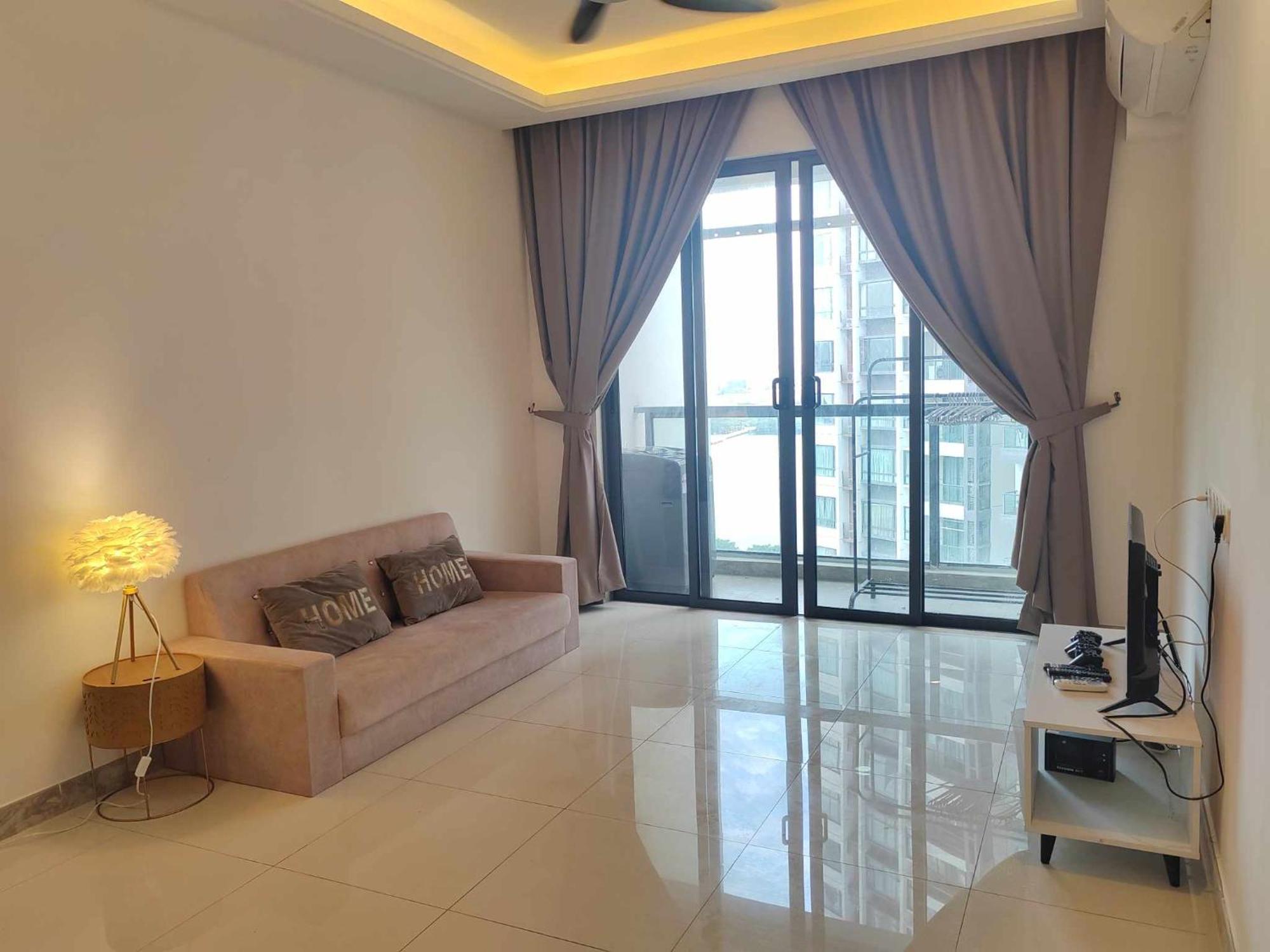 R&f Princess Cove - Jb Causeway - Sauna - Netflix - Like Facilities Apartment